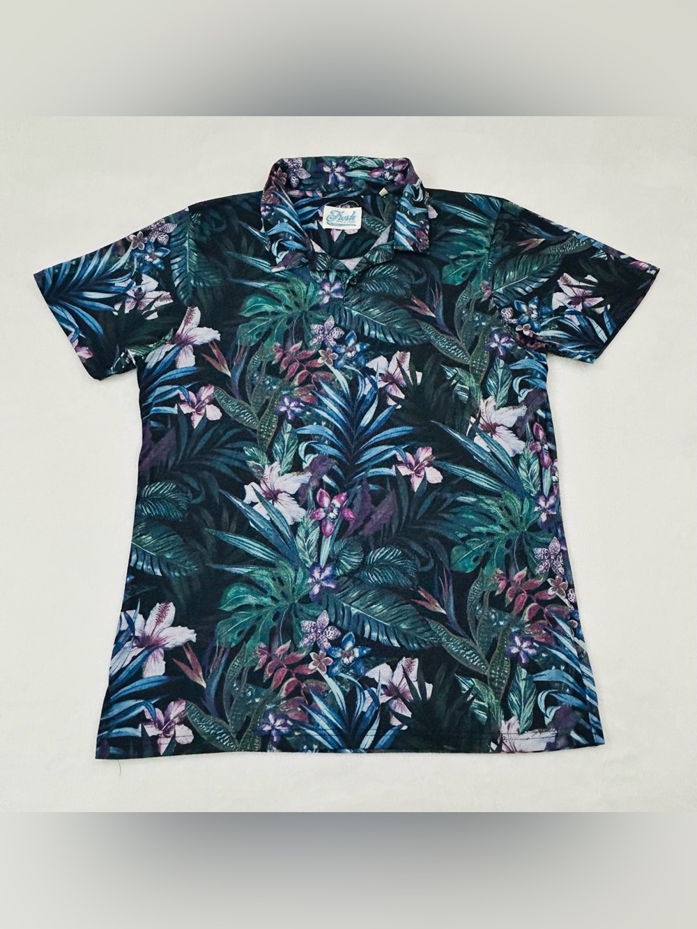 Fresh Prints of Bel-Air Blue Color Palm Floral Pull Over Polo Shirt Men’s Size L